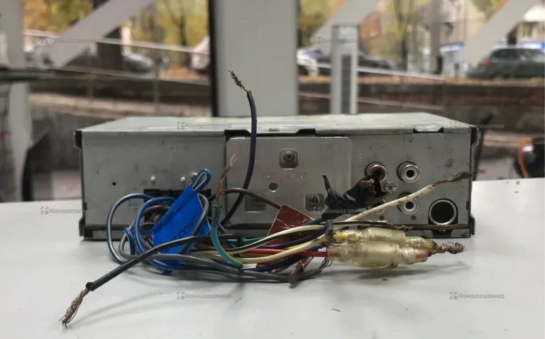 Автомагнитола  Kenwood kmm-120y
