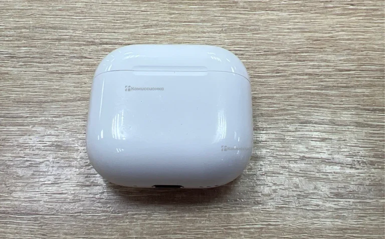 Наушники  AirPods 4 с шумоподавлением