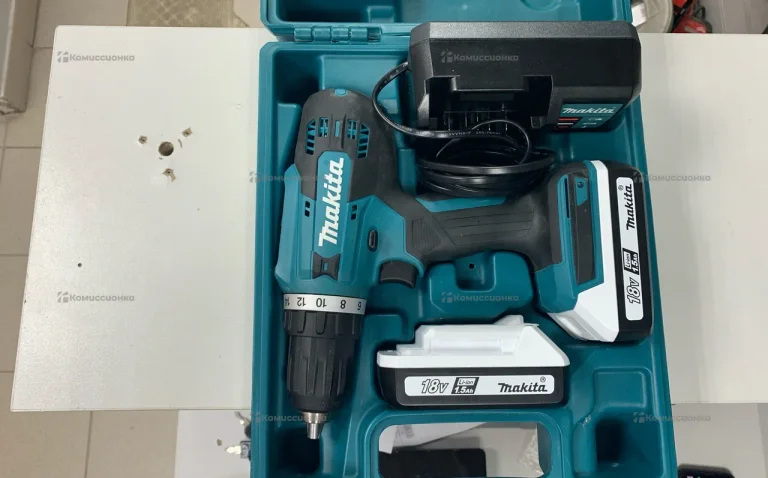 Аккумуляторная дрель-шуруповерт Makita DF488D