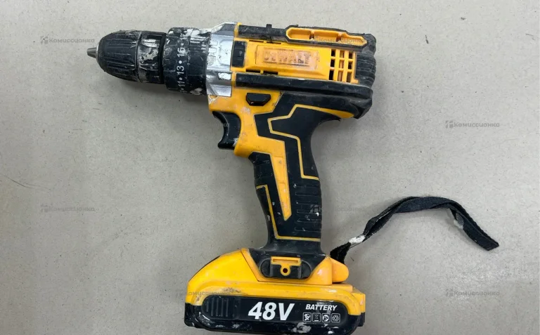 Аккумуляторная дрель-шуруповерт DeWALT реплика
