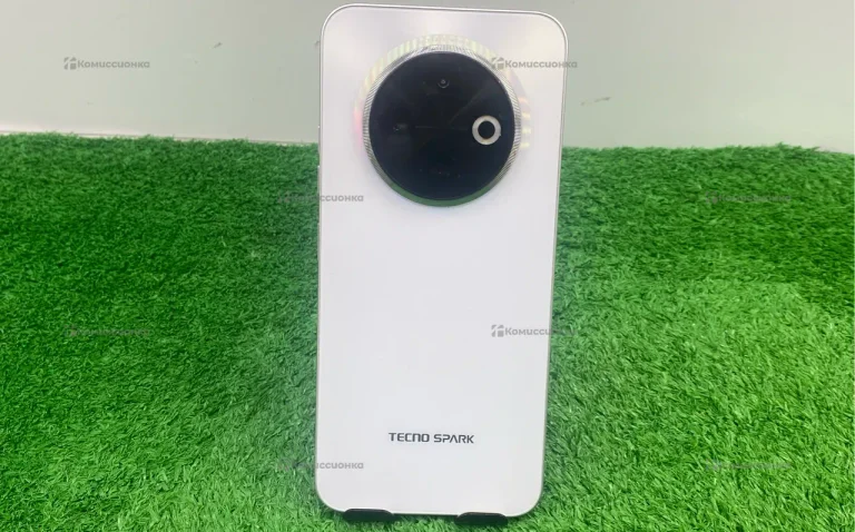 Tecno Spark 30C 4/128 ГБ