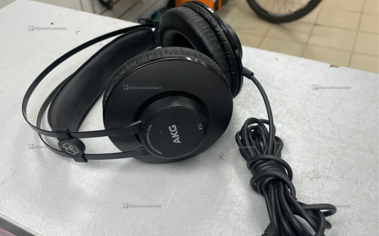 Наушники  AKG K52