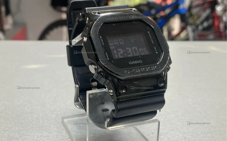 Часы  Casio G-SHOCK GM-5600B