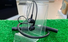 Наушники на проводе