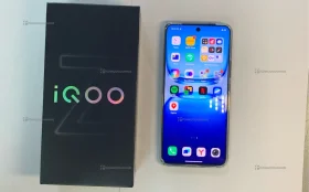 Vivo iQOO 10 12/512 ГБ