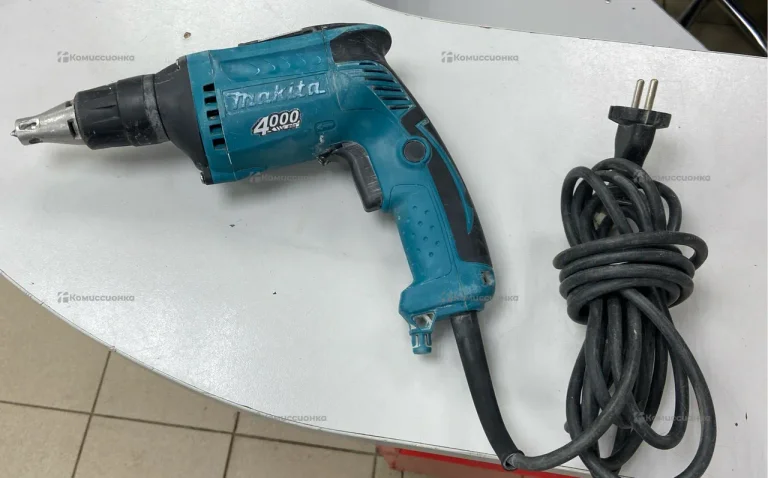 Шуруповерт makita FS4000