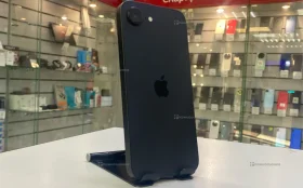 Apple iPhone 16e 8/128 ГБ