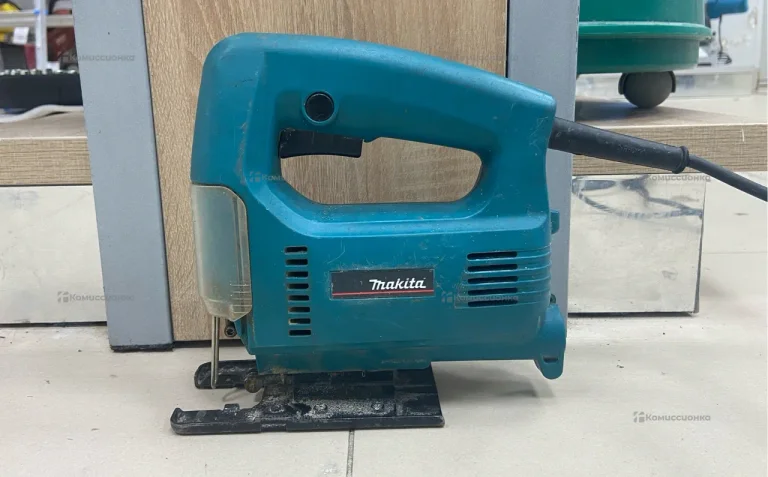 Лобзик Makita 4323 2002г