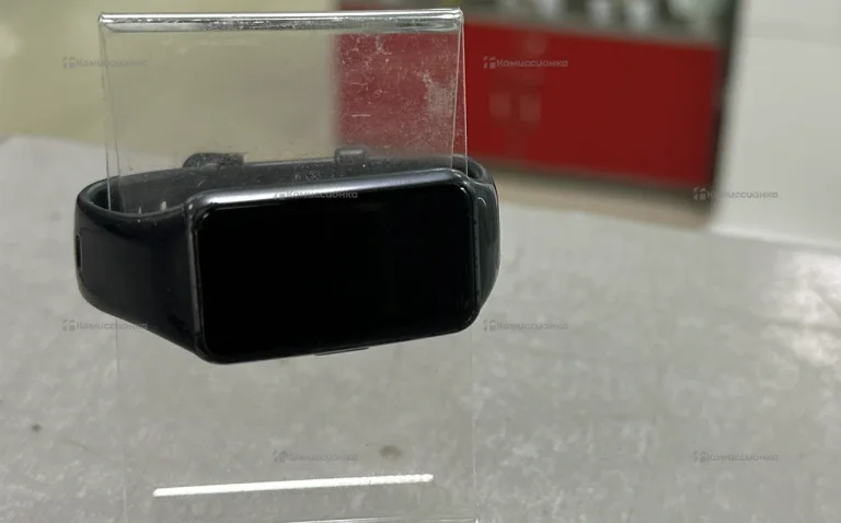 Часы  Huawei Band 6
