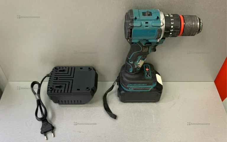 Шуруповерт безщеточный Makita реплика