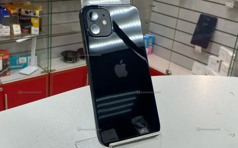 Apple iPhone 12 64 ГБ.