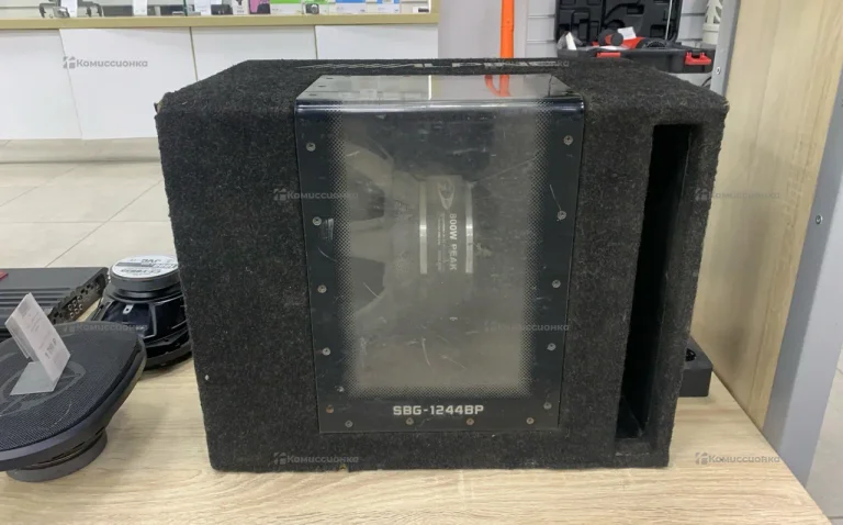 Сабвуфер Alpine 800W
