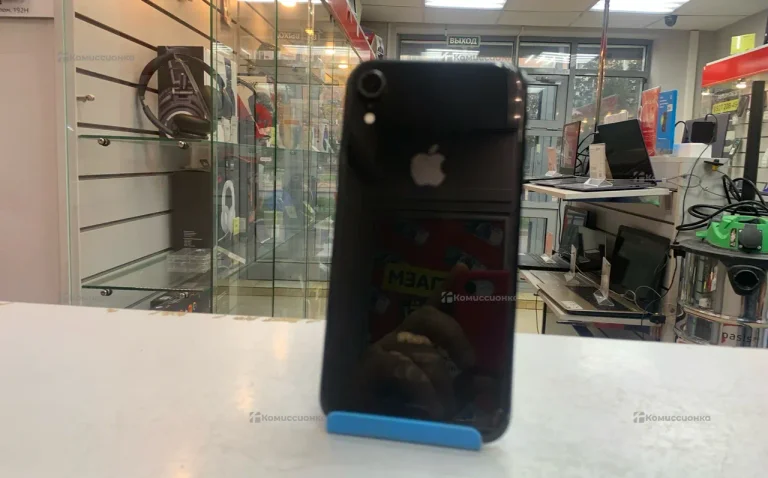 Apple iPhone Xr 64 ГБ.