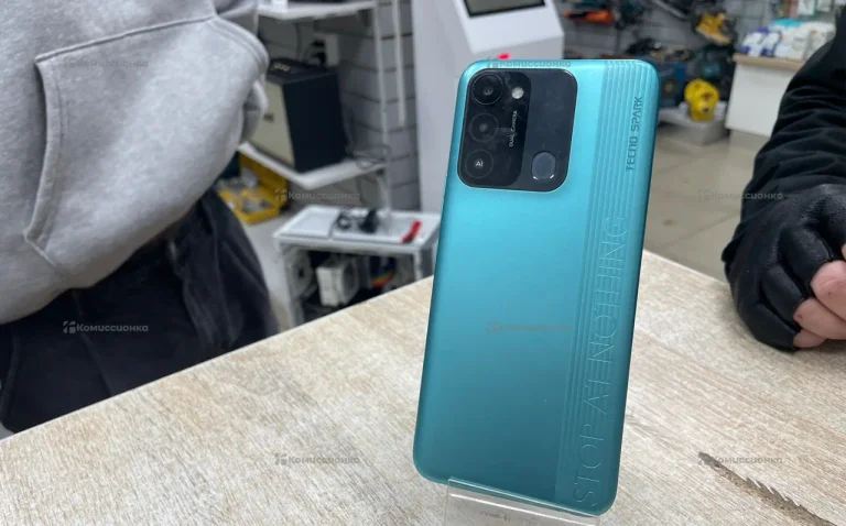 Tecno Spark 8C 3/64 ГБ