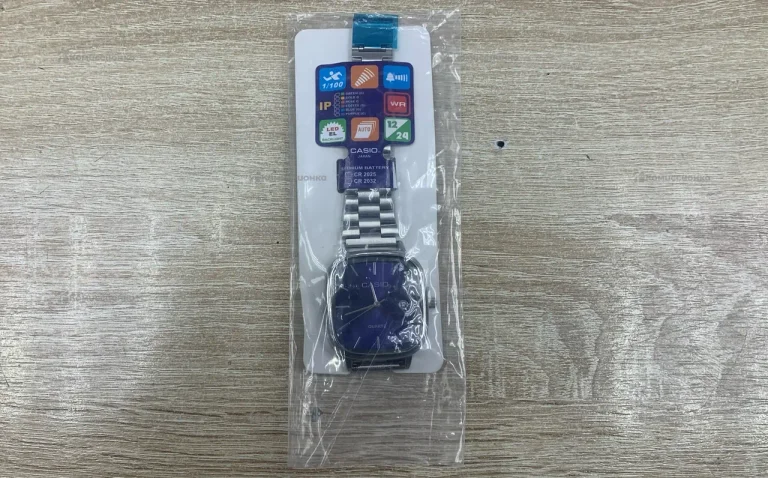 Часы  Casio QUARTZ Blue