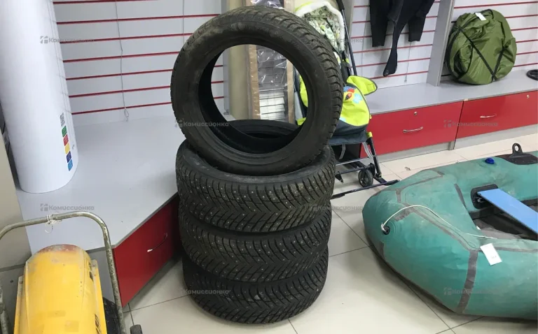 Резина зимняя Zmax R17 215/55
