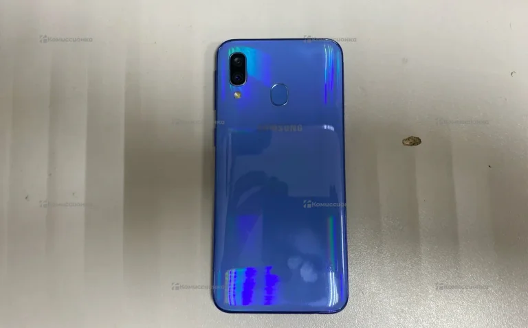 Samsung Galaxy A40 4/64 ГБ