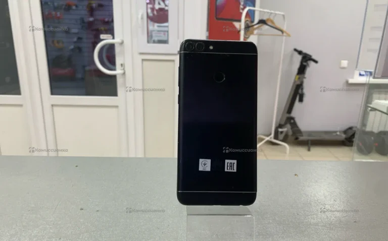 Huawei P Smart 3/32 ГБ.