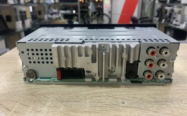 Автомагнитола Pioneer MVH-S520BT