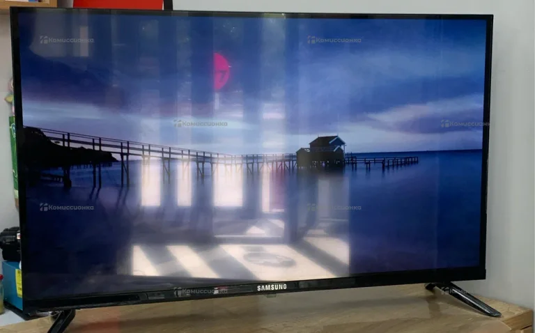 Телевизор Samsung 32G8000.