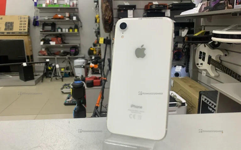Apple iPhone XR 3/128 ГБ
