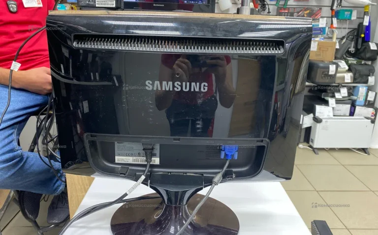Монитор Samsung SyncMaster T200