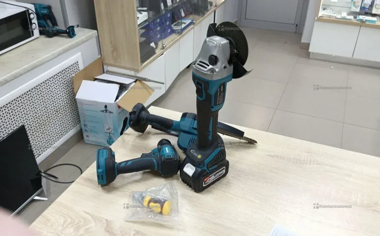 Аккумуляторная УШМ Makita GA005GZ