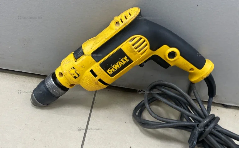 Дрель ударная DeWalt DWD024S-QS