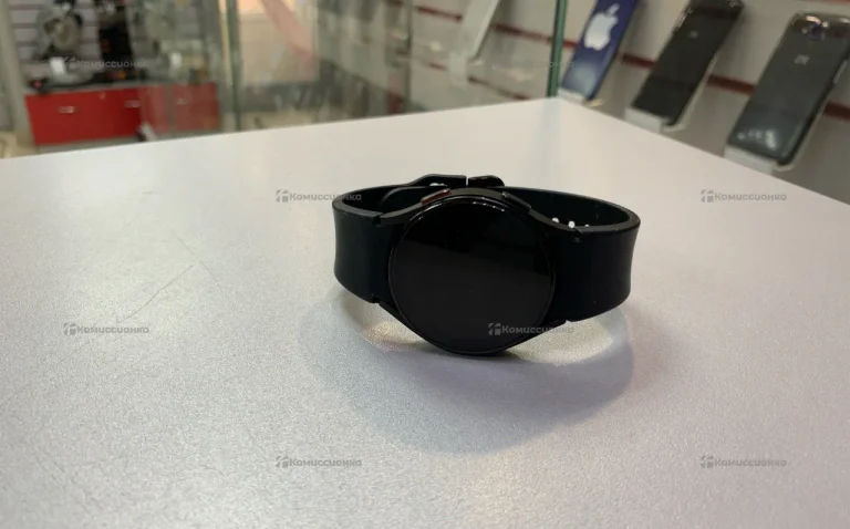 Часы  Samsung Galaxy Watch FE