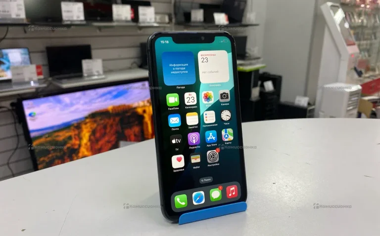 Телефон Apple iPhone 11 4/128 ГБ