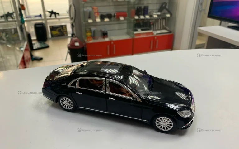 Автомобиль Mercedes-Benz Maybach S-класс