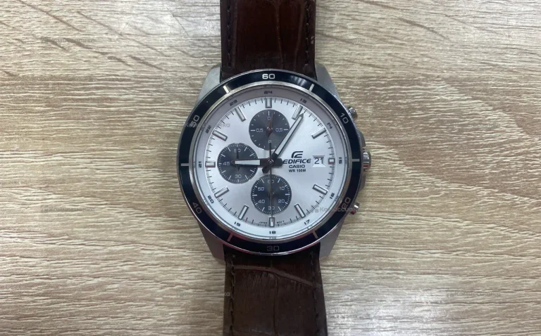 Часы  Casio EFR-526