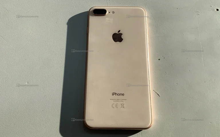 Apple iPhone 8 Plus 3/64 ГБ
