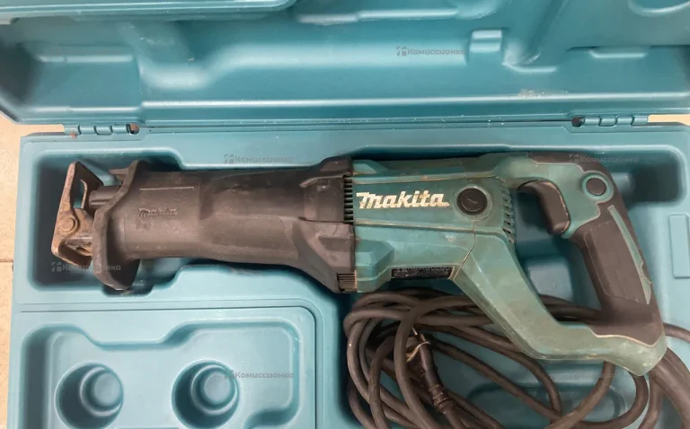 Пила сабельная Makita JR3051TK