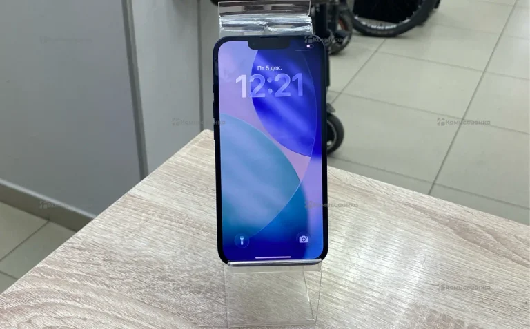 Apple iPhone 13 4/128 ГБ