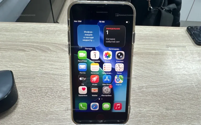 Apple iPhone SE (2020) 3/64 ГБ