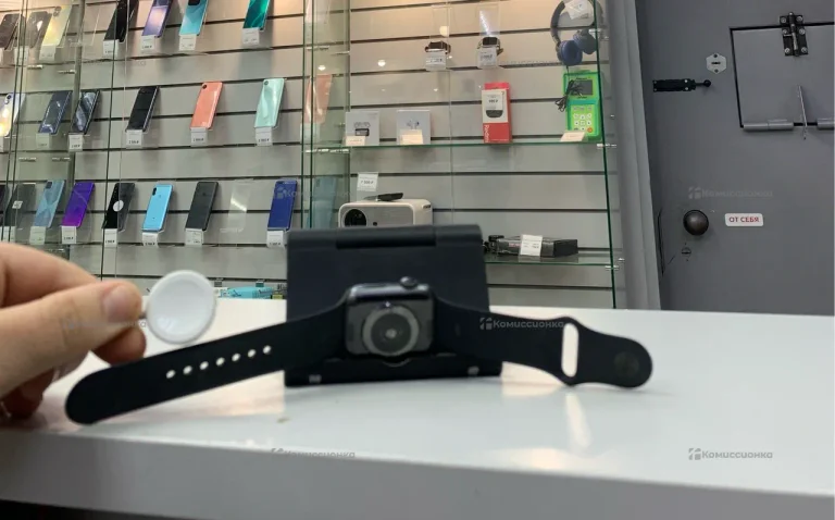 Часы  Apple Watch Series 5 44mm