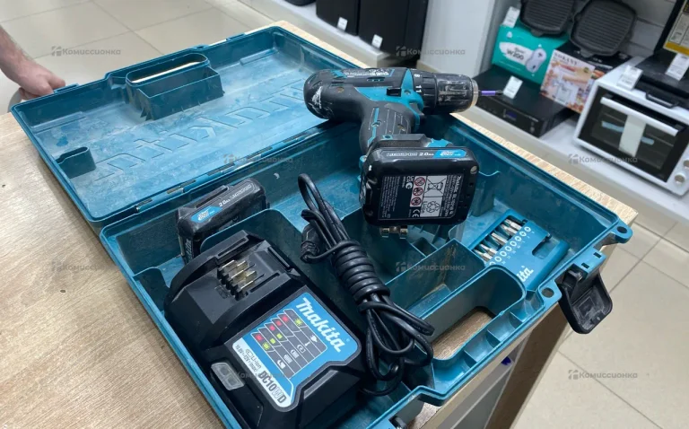 Дрель-Шуруповерт Makita DF333D