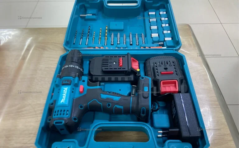 Шуруповерт Makita с набором инструментов (реплика)