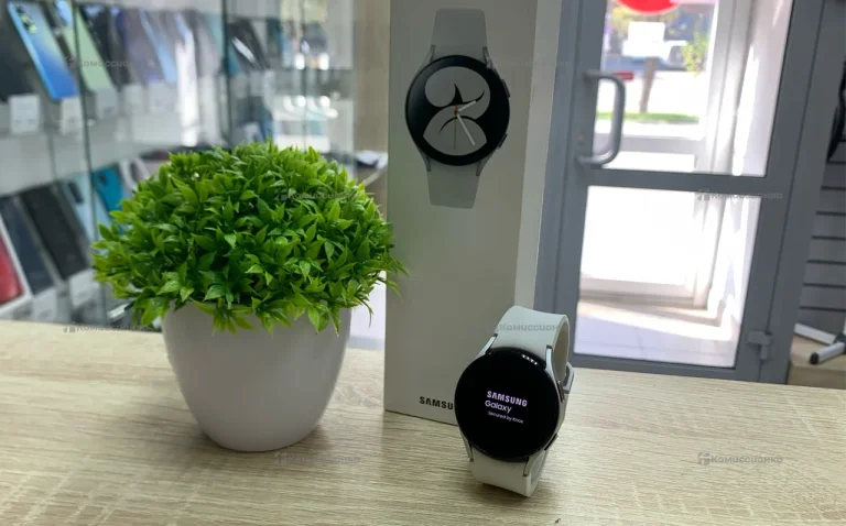 Смарт-часы Samsung Galaxy Watch 4