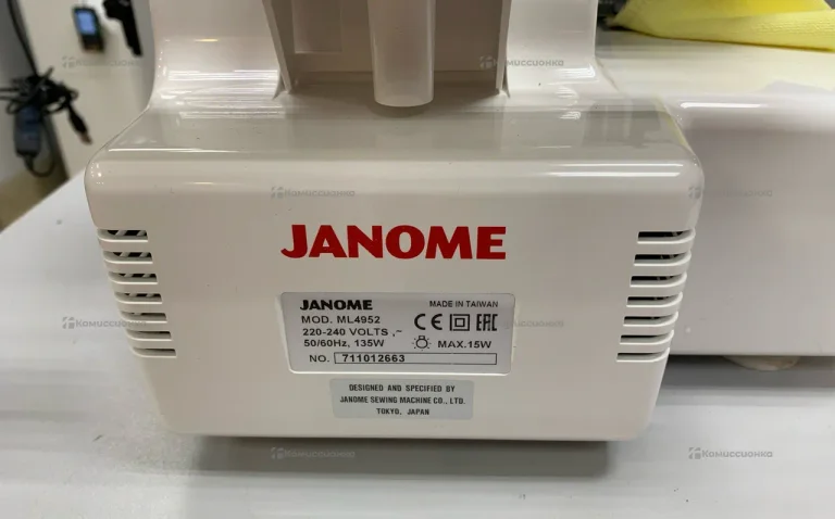 Оверлок Janome MYLOCK 4952