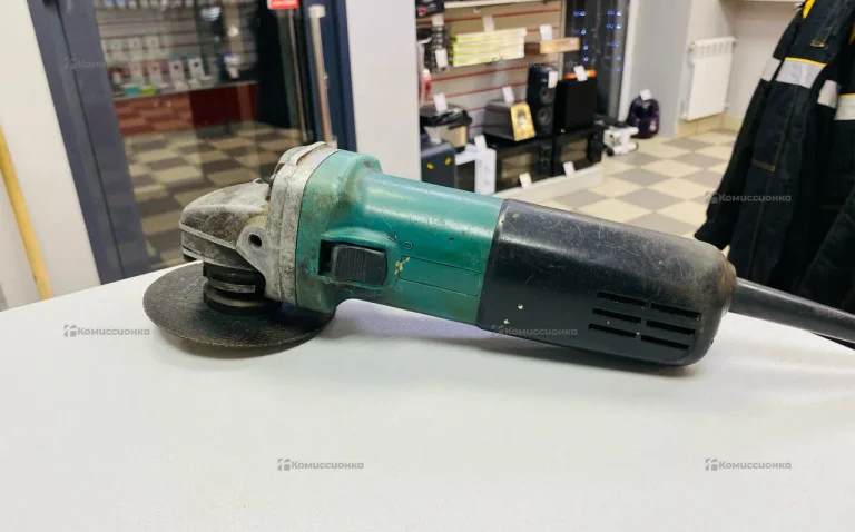 Ушм Makita 125 9555