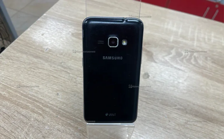 Samsung Galaxy J1 1/8 ГБ