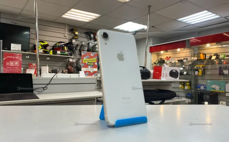 Apple iPhone XR 3/64 ГБ