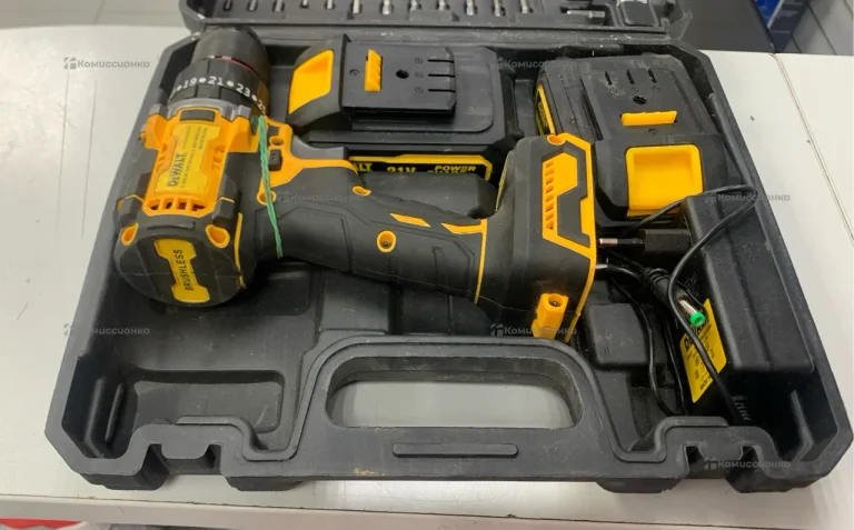 шуруповерт DeWalt 21V реплика