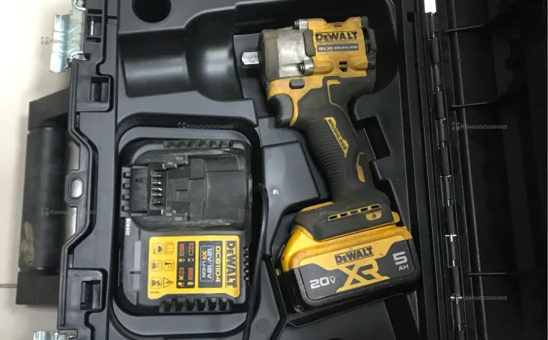 Аккумуляторный гайковерт DeWalt DCF922
