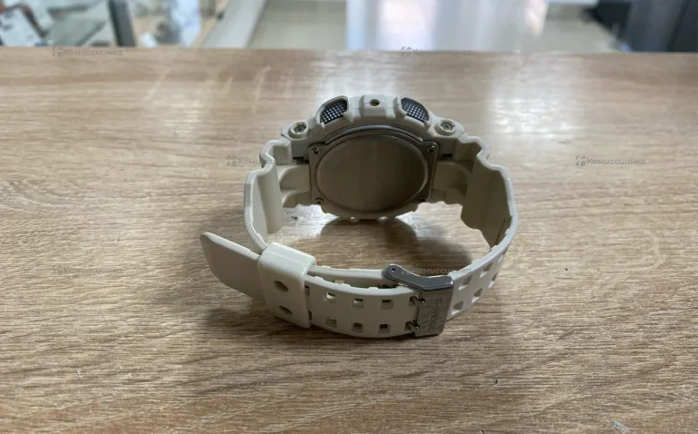 Часы  Casio G-Shock GA-110RG