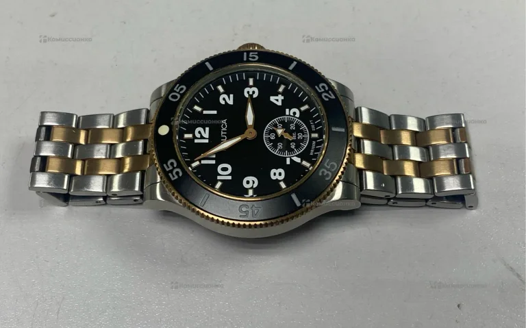 Часы Nautica