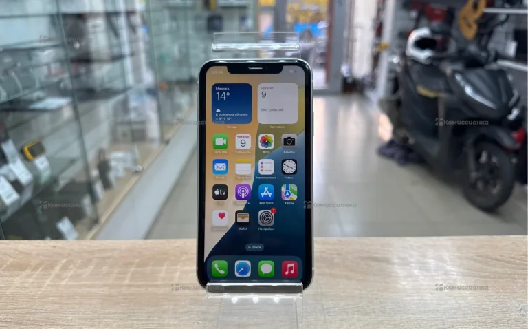 Apple iPhone XR 3/128 ГБ
