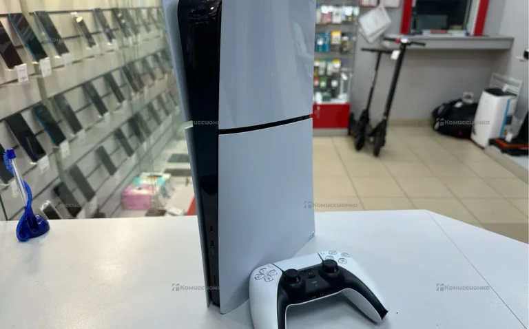 Приставка Sony PlayStation 5 Slim.